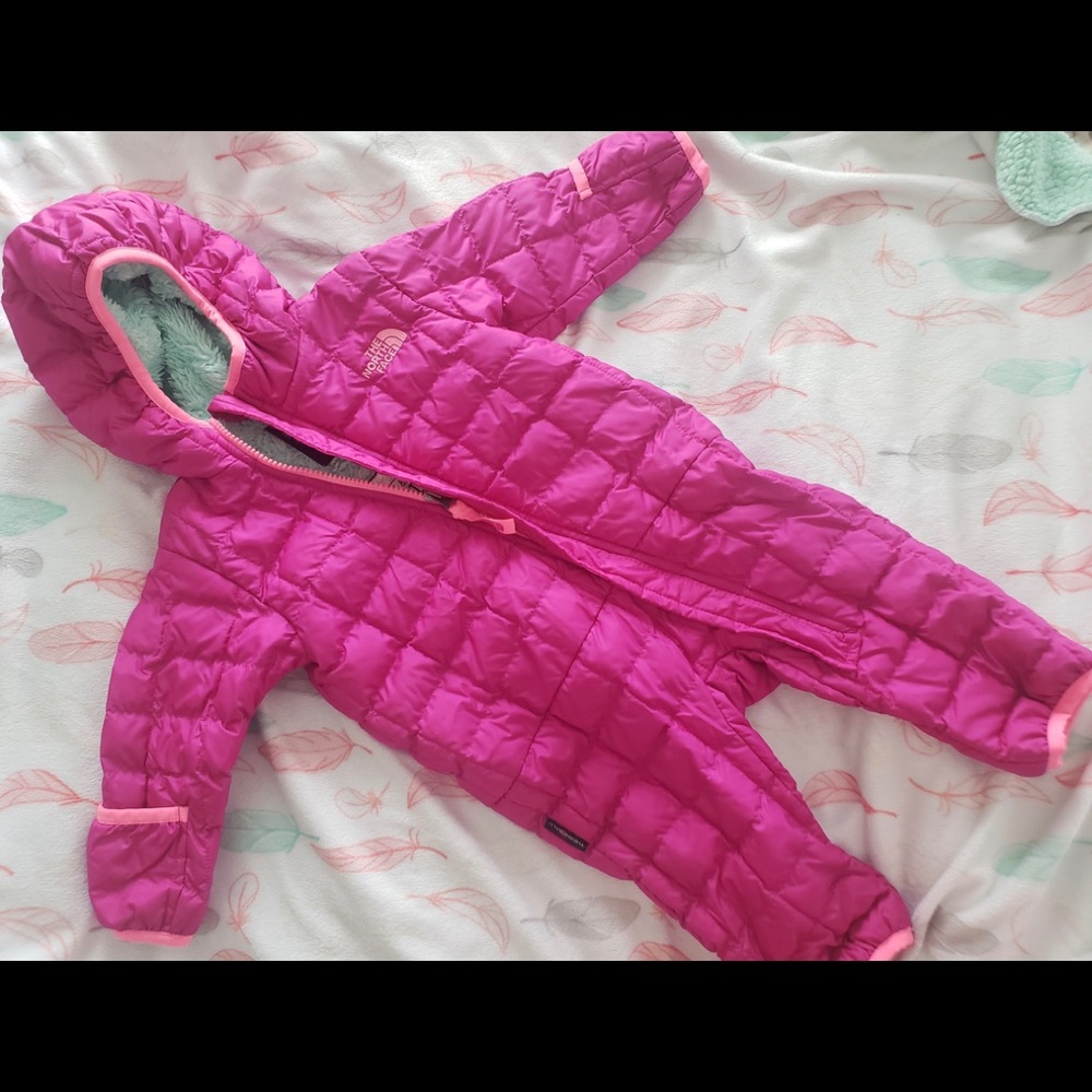 🔴SOLD🔴The North Face Infant Thermoball Snowsuit